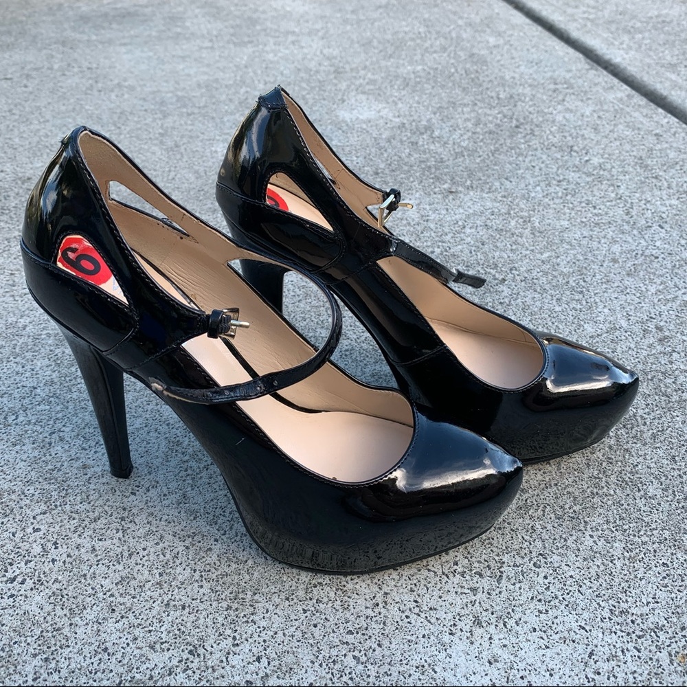Nine West black patent leather size 6 heels